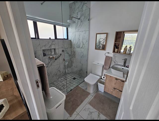 2 BEDROOM HOUSE FOR SALE IN OUTENIQUASBOSCH